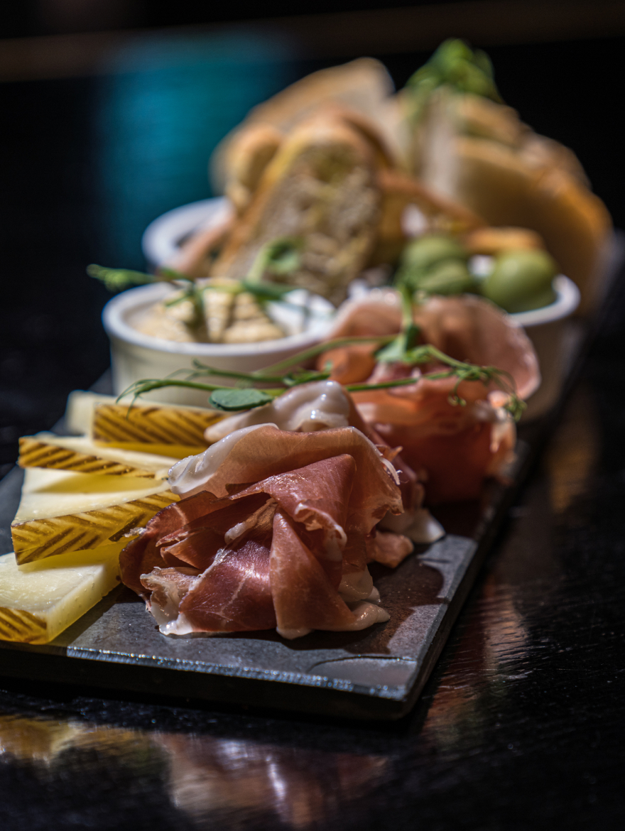 Meat and cheese sharing platter at the Vincent Hotel